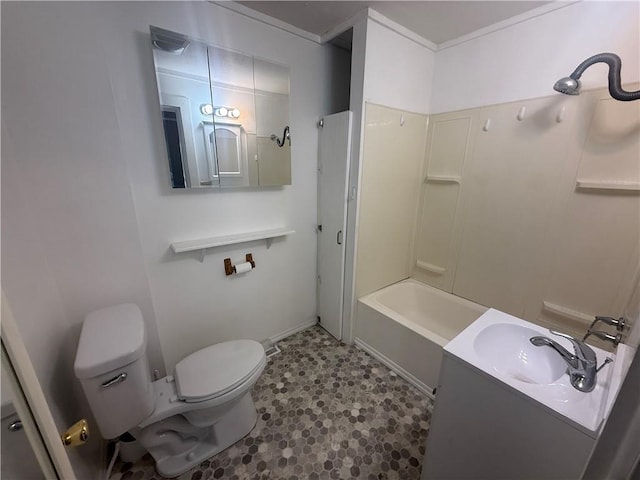 112 N Burns St N, Independence, KS 67301 - full bath with toilet, washtub / shower combination, and vanity