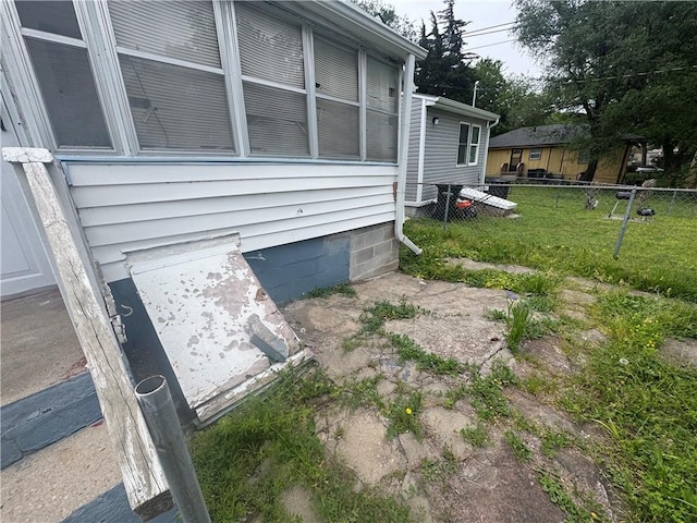 231 Osage St, Leavenworth, KS 66048 - view of yard