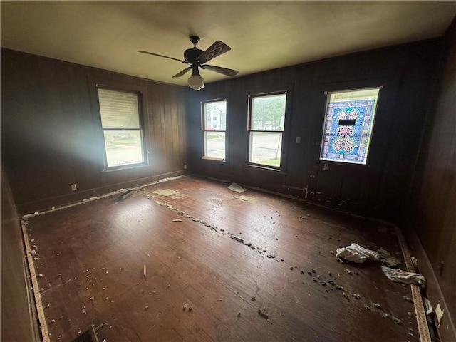 231 Osage St, Leavenworth, KS 66048 - empty room featuring wood-type flooring and ceiling fan