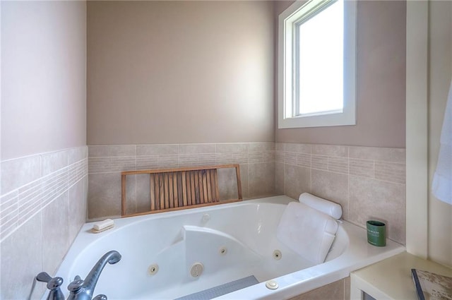 10111 N Tullis Dr, Kansas City, MO 64157 - bathroom featuring a jetted tub