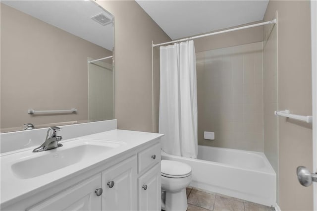 21923 W 116th Pl, Olathe, KS 66061 - bathroom with vanity, toilet, and shower / tub combo with curtain