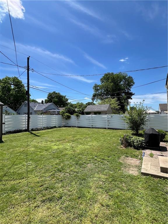 831 E 25th Ave, North Kansas City, MO 64116 - view of yard
