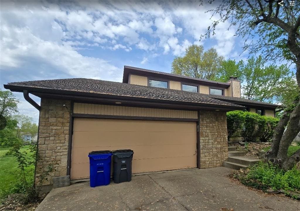 2314 W Sage Cir, Olathe, KS 66061 - view of garage