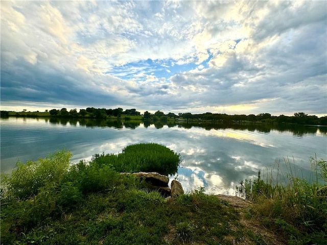 28897 Hackberry Cir, Paola, KS 66071 - water view