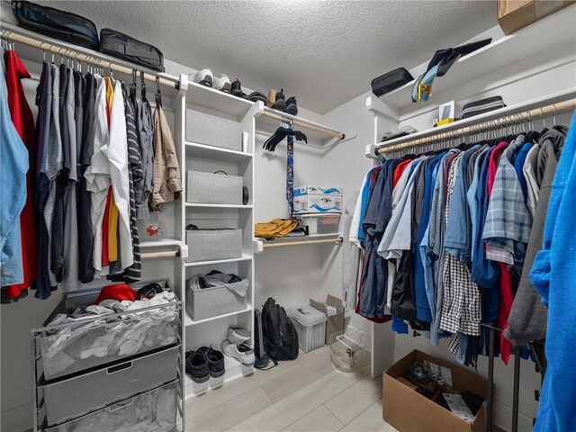 11382 S Longview Rd, Olathe, KS 66061 - view of spacious closet