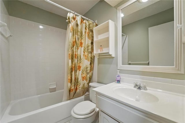 full bath with shower / bathtub combination with curtain, vanity, and toilet