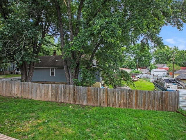 310-312 N 8th St, Leavenworth, KS 66048 - view of yard