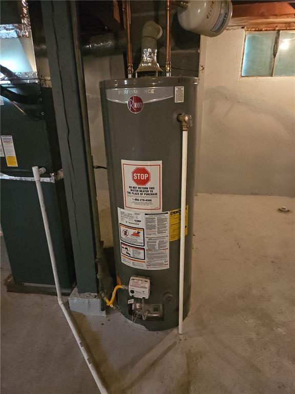 4715 E 45th St, Kansas City, MO 64130 - utilities with water heater