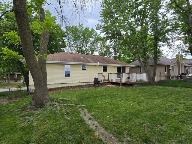 1748 NE Ridgeview Dr, Lees Summit, MO 64086 - rear view of house featuring a deck