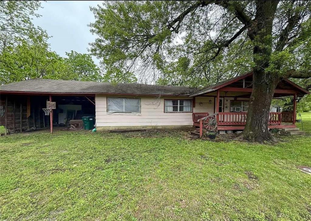 108 S Oak St, Mulberry, KS 66756 - photo 1