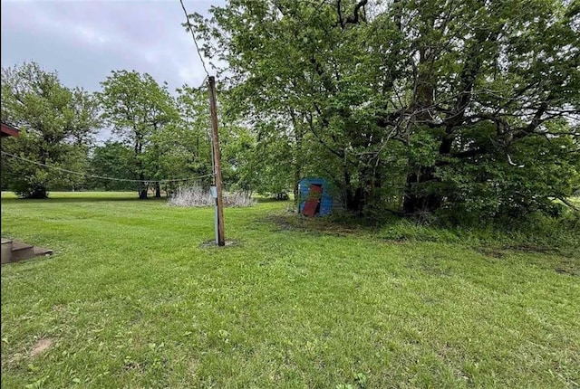 view of grassy yard