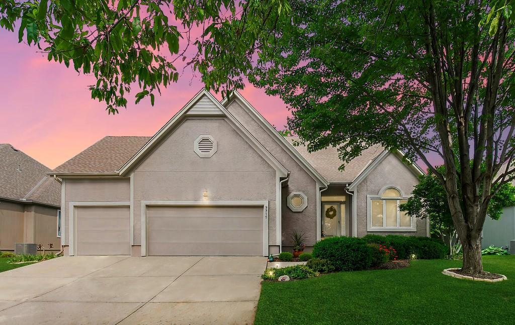 9915 Vista Dr, Lenexa, KS 66220 - photo 1