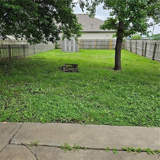 8413-8415 E 170th St, Belton, MO 64012 - view of yard
