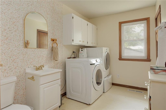 906 W Pearl St, Savannah, MO 64485 - washroom with independent washer and dryer and baseboards