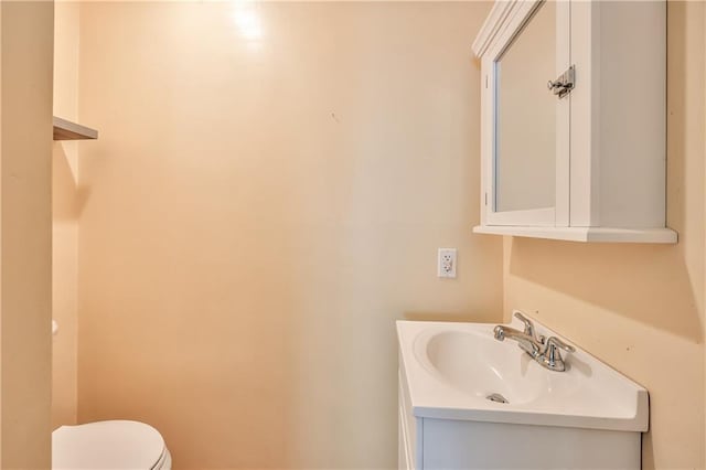 4306 W 78th Ter, Prairie Village, KS 66208 - half bathroom featuring toilet and vanity