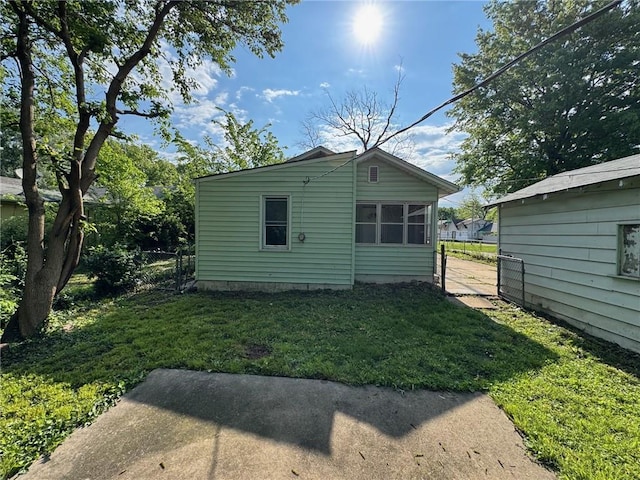 2544 S Overton Ave, Independence, MO 64052 - view of rear view of house