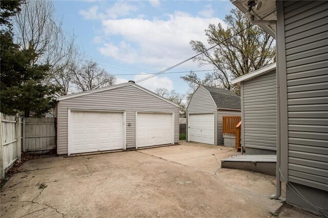 628 S Huttig Ave, Independence, MO 64053 - detached garage featuring fence
