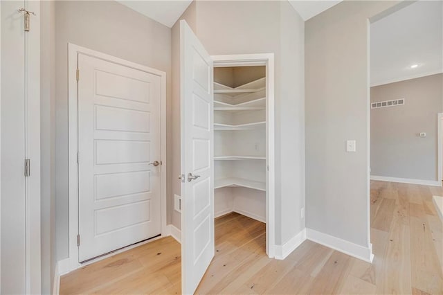 10201 N Winchester Ave, Kansas City, MO 64156 - view of pantry