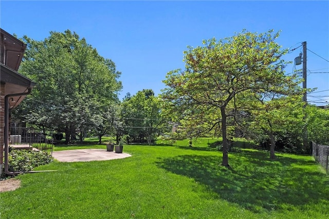 5811 W 85th Ter, Overland Park, KS 66207 - view of yard featuring a patio