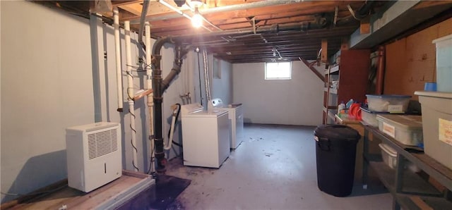 4006 W 63rd St, Prairie Village, KS 66208 - below grade area featuring washing machine and clothes dryer
