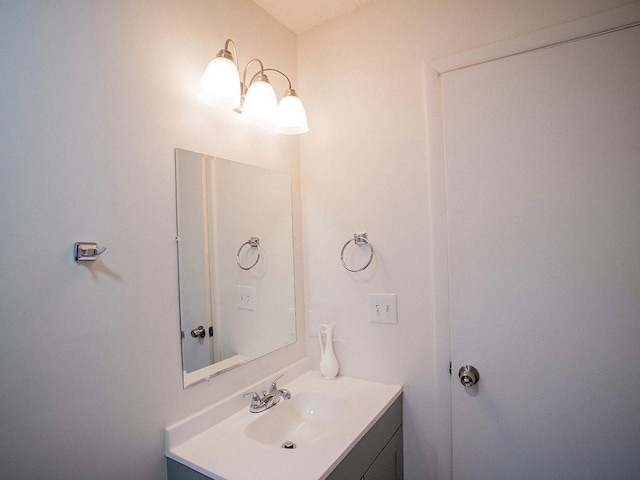 10921 Mckinley Dr, Kansas City, MO 64134 - bathroom with vanity