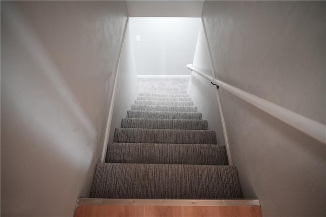 10514 E 35th St S, Independence, MO 64052 - stairway with carpet