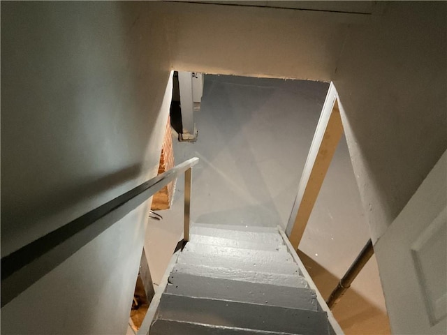 3624 Mersington Ave, Kansas City, MO 64128 - view of stairway
