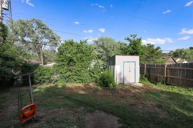 817 S Hardy Ave, Independence, MO 64053 - view of yard