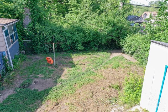 817 S Hardy Ave, Independence, MO 64053 - view of yard