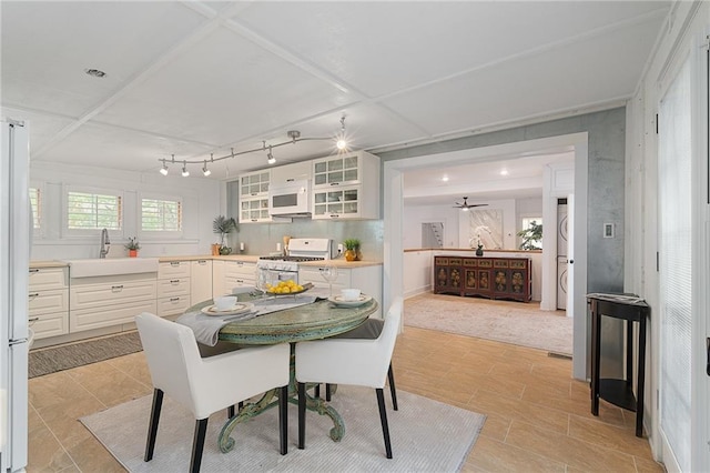 dining area featuring ceiling fan