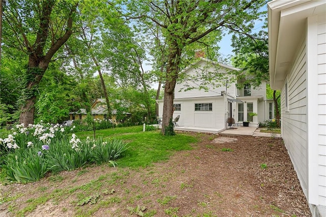 view of yard with a patio area