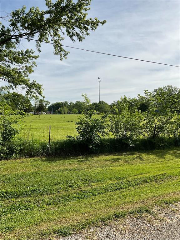 214 Hayes St, Pomona, KS 66076 - photo 3