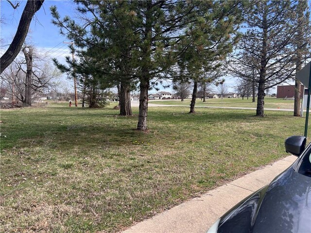 Hospital Dr, Paola, KS 66071 - photo 2