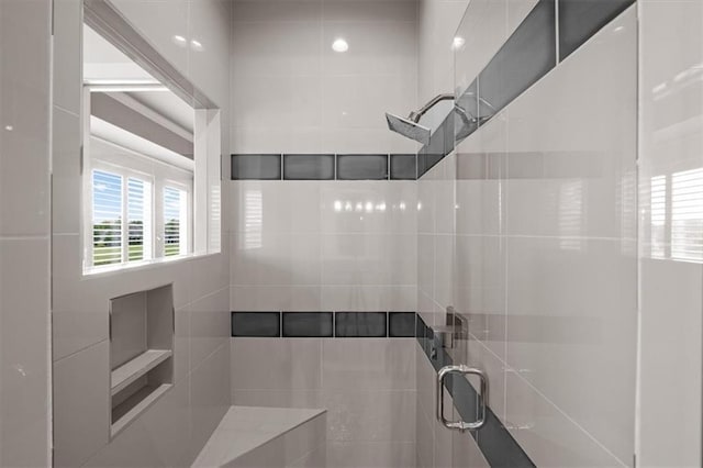 10523 N Dalton Ave, Kansas City, MO 64154 - full bath featuring a tile shower