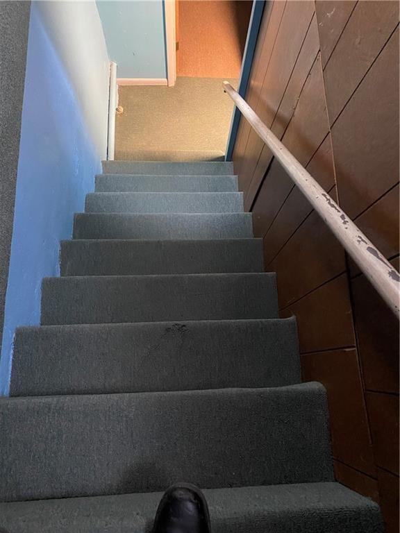 220 N 9th St, Atchison, KS 66002 - view of stairs