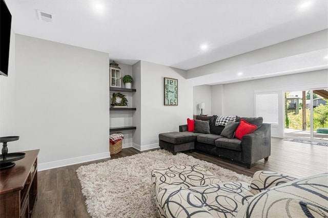 546 N Oakwood Ln, Tonganoxie, KS 66086 - living room with wood finished floors, baseboards, and recessed lighting