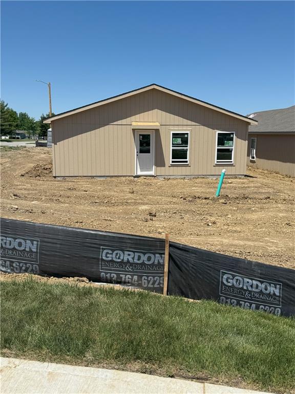2102 Brook Ridge Cir, Tonganoxie, KS 66086 - view of property