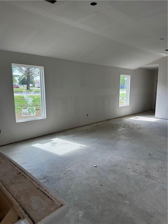 2102 Brook Ridge Cir, Tonganoxie, KS 66086 - photo 4