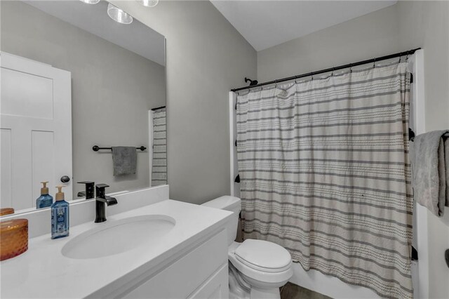 18235 NW 127th St, Platte City, MO 64079 - bathroom with toilet, vanity, and shower / bathtub combination with curtain