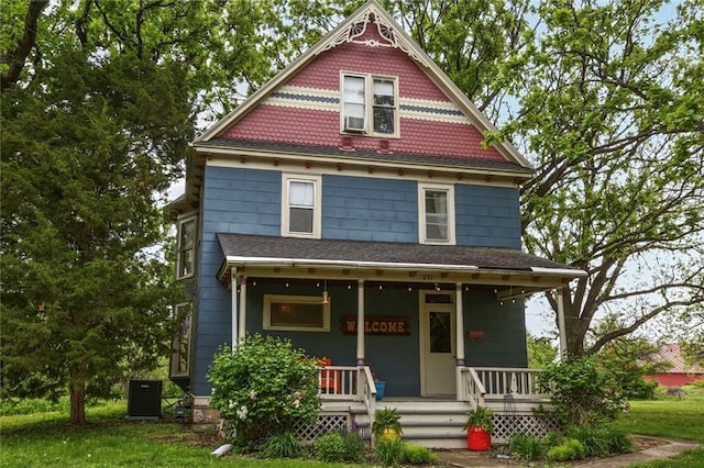 view of front facade with covered porch