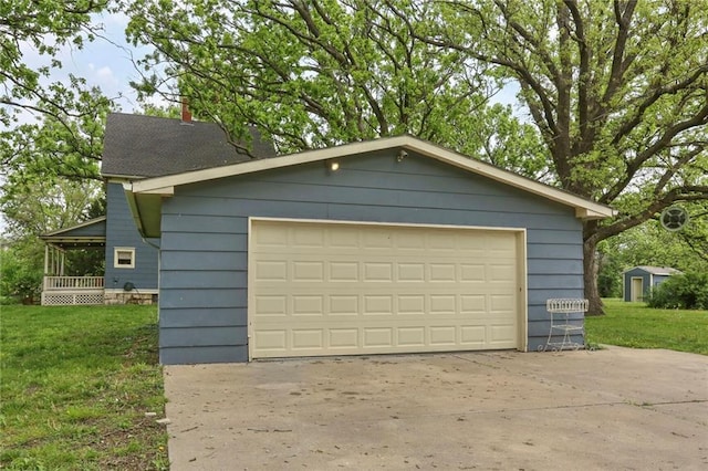 view of detached garage