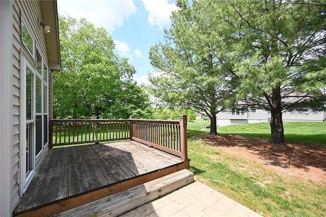 3112 NW 86th St, Kansas City, MO 64154 - wooden deck with a lawn