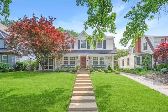 23 W Winthrope Rd, Kansas City, MO 64113 - traditional home featuring a front yard