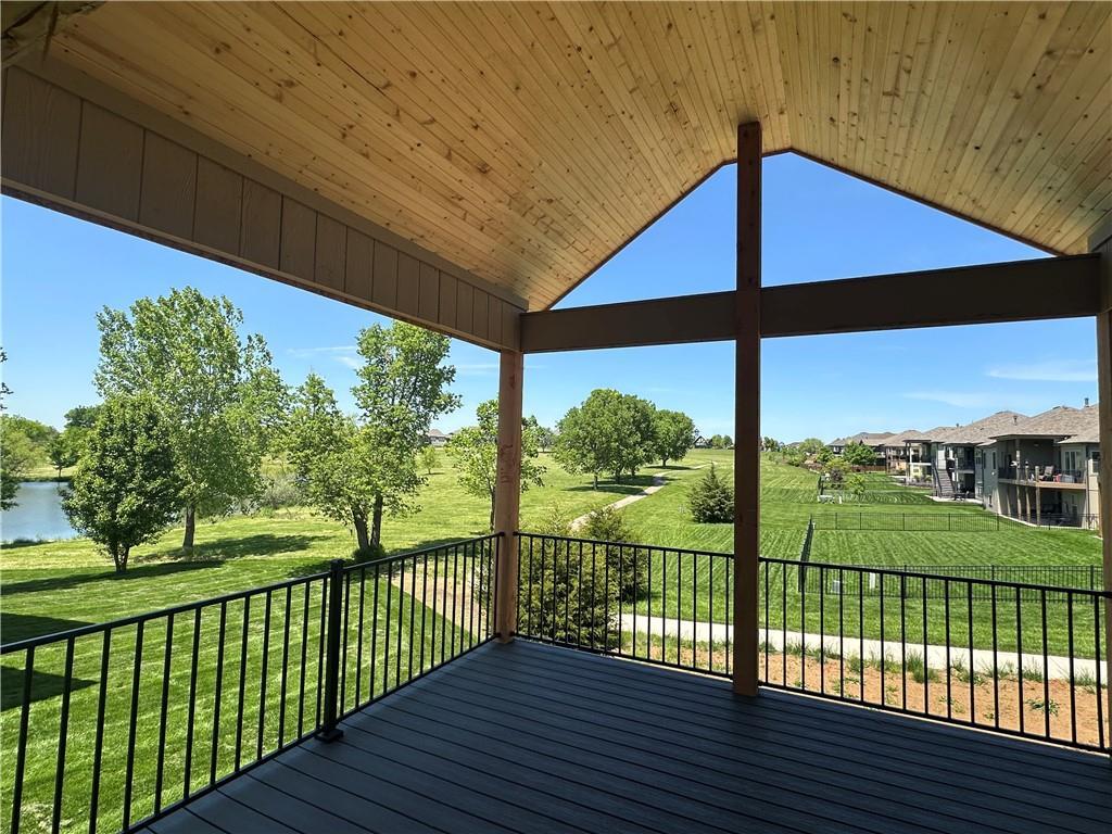 802 Savannah Ct, Greenwood, MO 64034 - photo 1