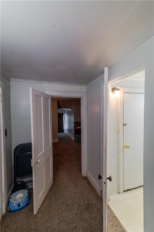 911 N 6th St, Atchison, KS 66002 - corridor featuring arched walkways
