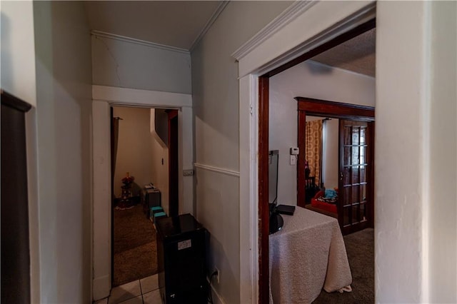 911 N 6th St, Atchison, KS 66002 - hall featuring carpet floors and crown molding