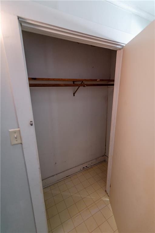 911 N 6th St, Atchison, KS 66002 - view of closet