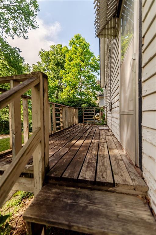911 N 6th St, Atchison, KS 66002 - view of deck