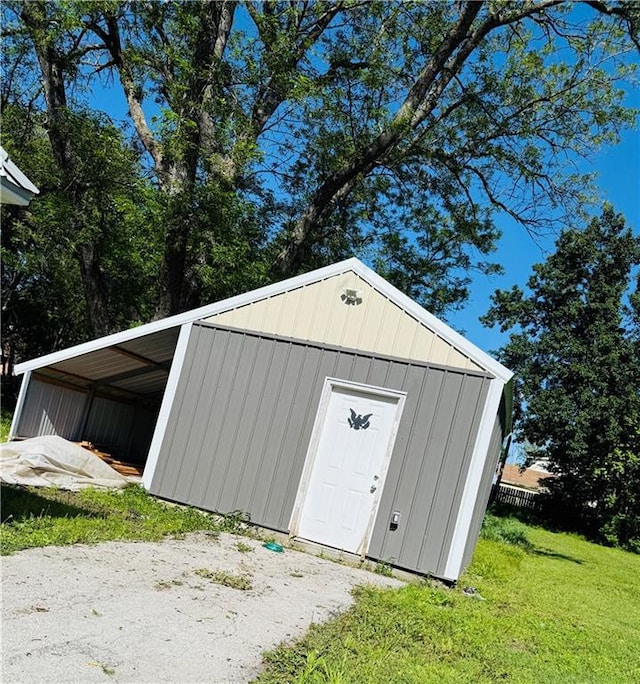 702 N Cedar St, Nevada, MO 64772 - view of outbuilding