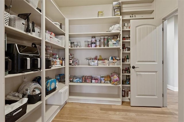 15825 Howe St, Overland Park, KS 66224 - view of pantry